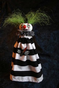 creepy-clown-big-stripes
